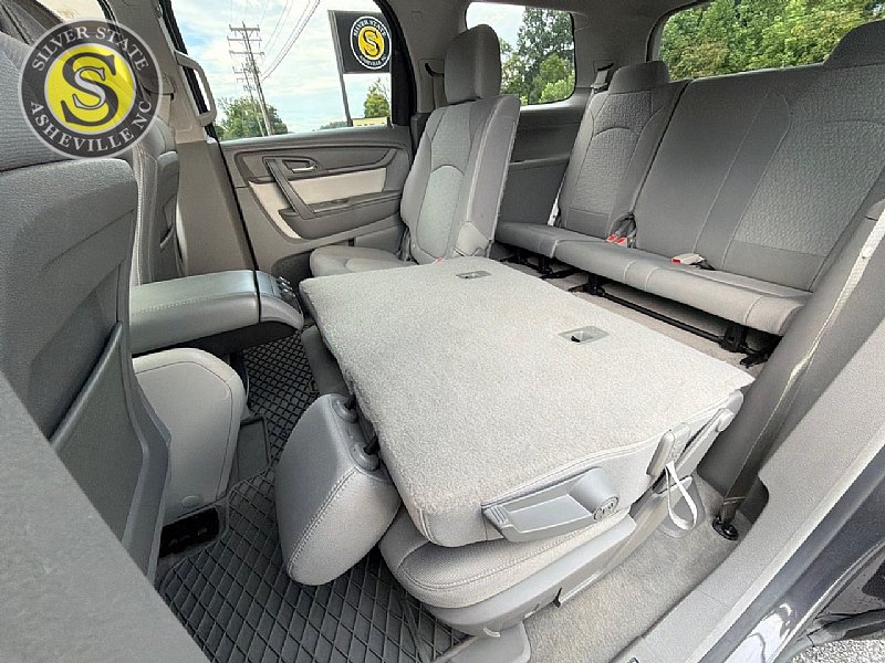 Used 2016 GMC Acadia SLE FWD image 15