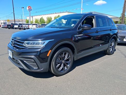 Used 2022 Volkswagen Tiguan SE image 7