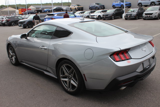 Used 2024 Ford Mustang Coupe RWD image 22