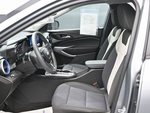 Used 2024 Chevrolet Trax LS w/ Driver Confidence Package image 16