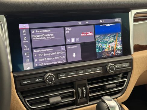 Used 2021 Porsche Macan image 22