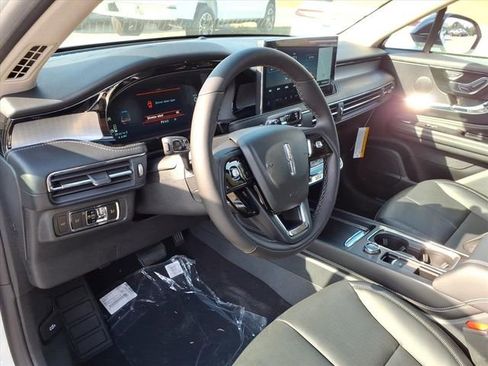 New 2025 Lincoln Corsair AWD w/ Equipment Group 101A image 8