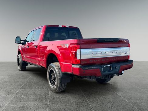 Used 2018 Ford F250 Platinum w/ Platinum Ultimate Package AWD/4WD image 4