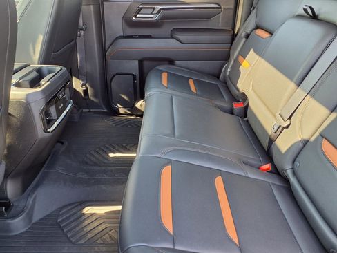 Used 2022 GMC Sierra 1500 AT4 w/ AT4 Premium Package image 11