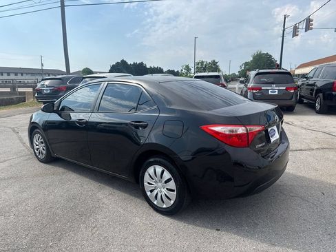 Used 2017 Toyota Corolla LE FWD image 3