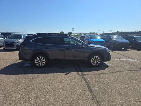 Used 2024 Subaru Outback Premium AWD/4WD image 7