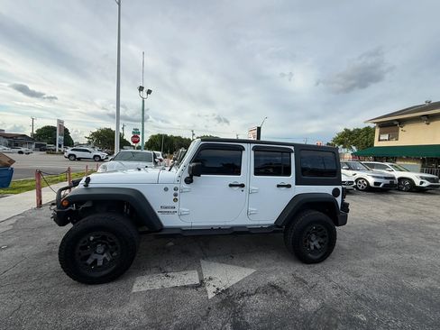 Used 2017 Jeep Wrangler Unlimited Sport w/ Quick Order Package 24S AWD/4WD image 2