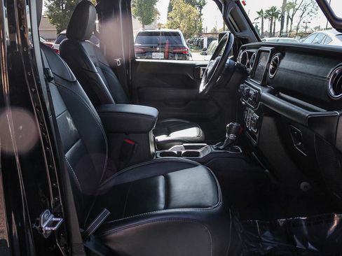 Used 2021 Jeep Wrangler Unlimited Sahara w/ Safety Group image 16