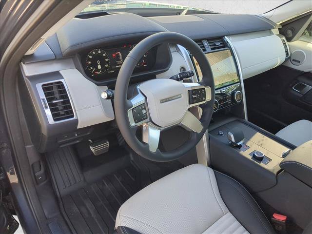 New 2026 Land Rover Discovery Limited Edition AWD/4WD image 3