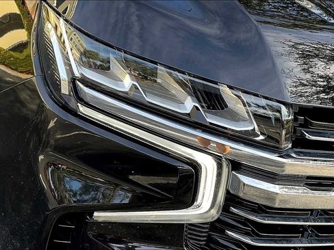Used 2021 Chevrolet Tahoe LT w/ Luxury Package RWD image 28
