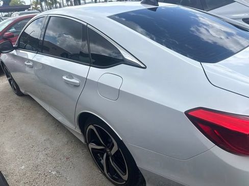 Used 2021 Honda Accord Sport image 10