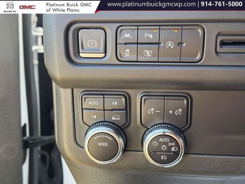 Used 2023 GMC Yukon SLT w/ SLT Luxury Package image 20