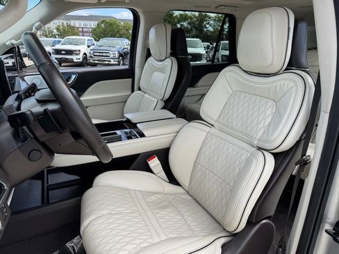 Used 2022 Lincoln Navigator Black Label image 14