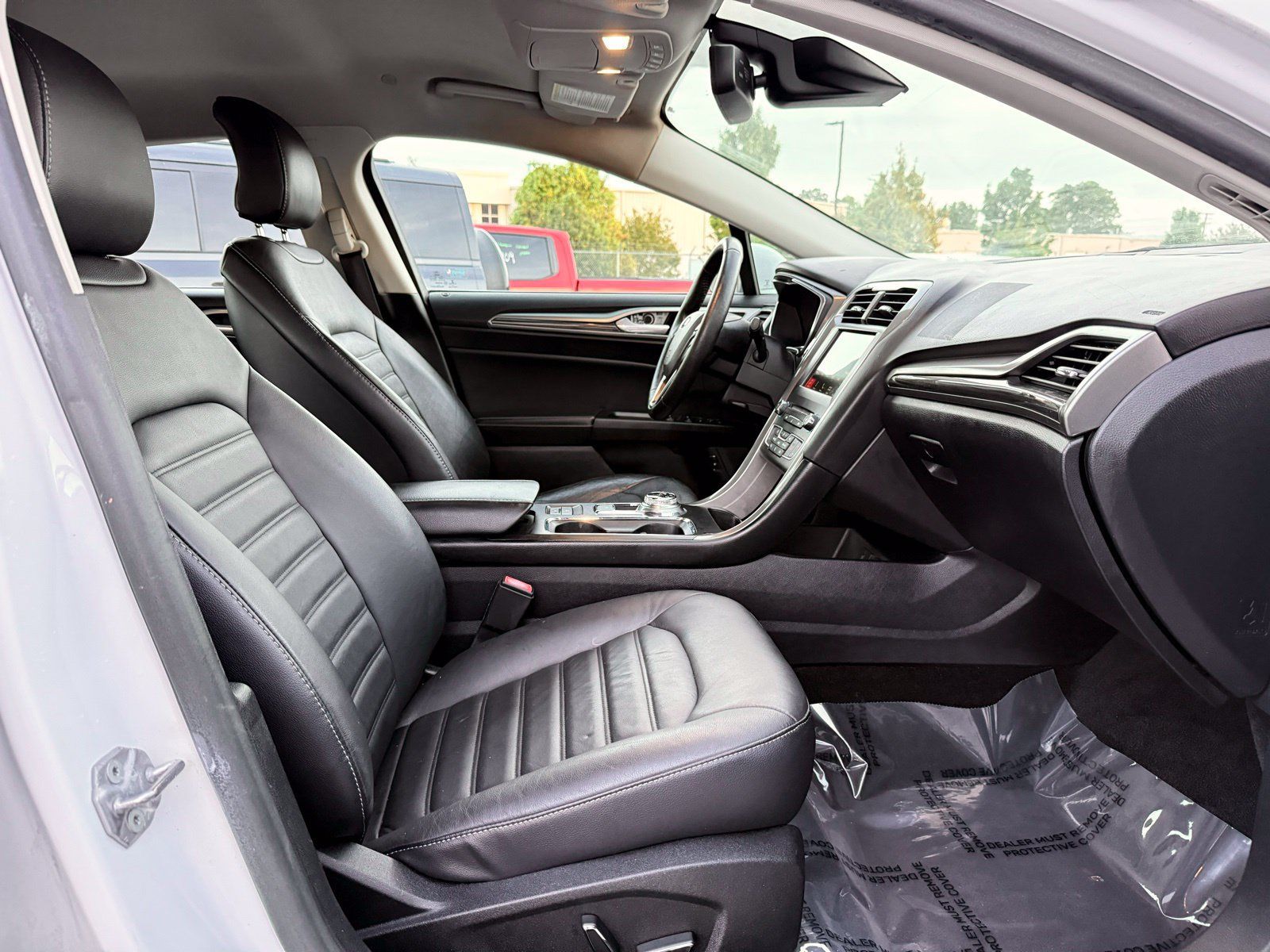 Used 2018 Ford Fusion SE w/ Equipment Group 602A FWD image 21