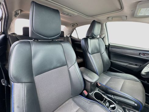 Used 2017 Toyota Corolla SE FWD image 19