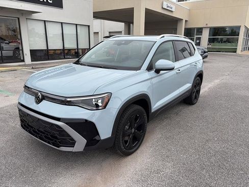 New 2025 Volkswagen Taos SEL image 3