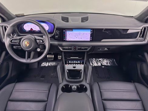 Used 2024 Porsche Cayenne S w/ Premium Package Plus image 13