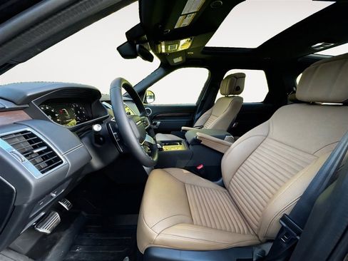 New 2025 Land Rover Discovery Dynamic SE image 10