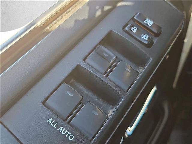 Used 2018 Toyota 4Runner TRD Off-Road Premium AWD/4WD image 11