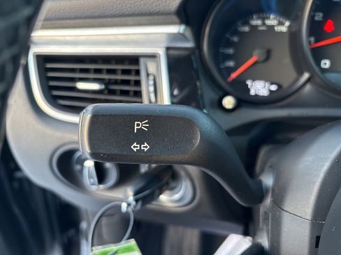 Used 2018 Porsche Macan image 9