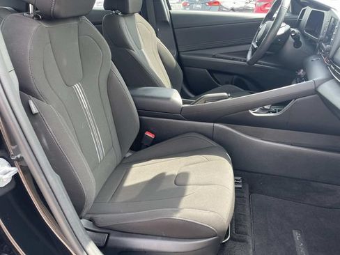 Certified 2025 Hyundai Elantra Sport FWD image 22