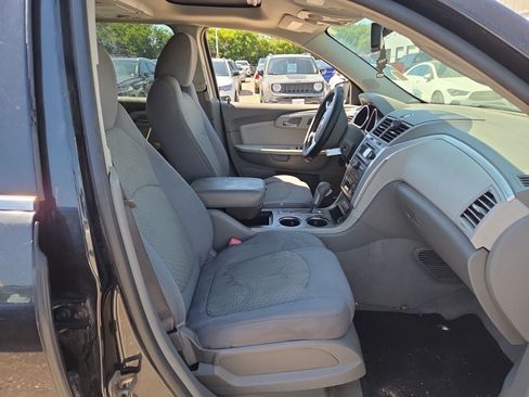 Used 2009 Chevrolet Traverse LT AWD/4WD image 11