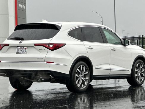 Used 2024 Acura MDX SH-AWD w/ Technology Package image 4