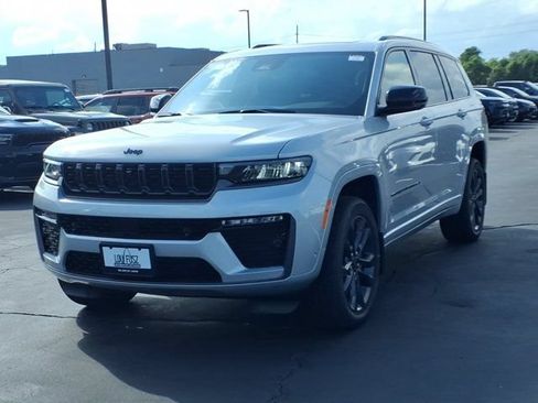 New 2026 Jeep Grand Cherokee L Limited AWD/4WD image 2