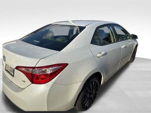 Used 2018 Toyota Corolla LE image 5