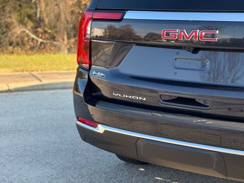 New 2026 GMC Yukon Elevation image 14