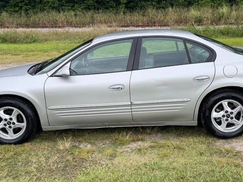 Used 2001 Pontiac Bonneville SE w/ 1SC Opt Pkg image 7