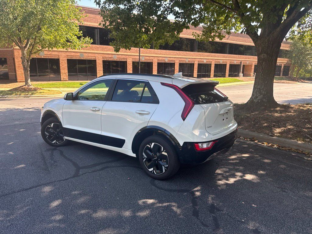 Used 2025 Kia Niro Wind w/ Wind Preserve Package FWD image 4