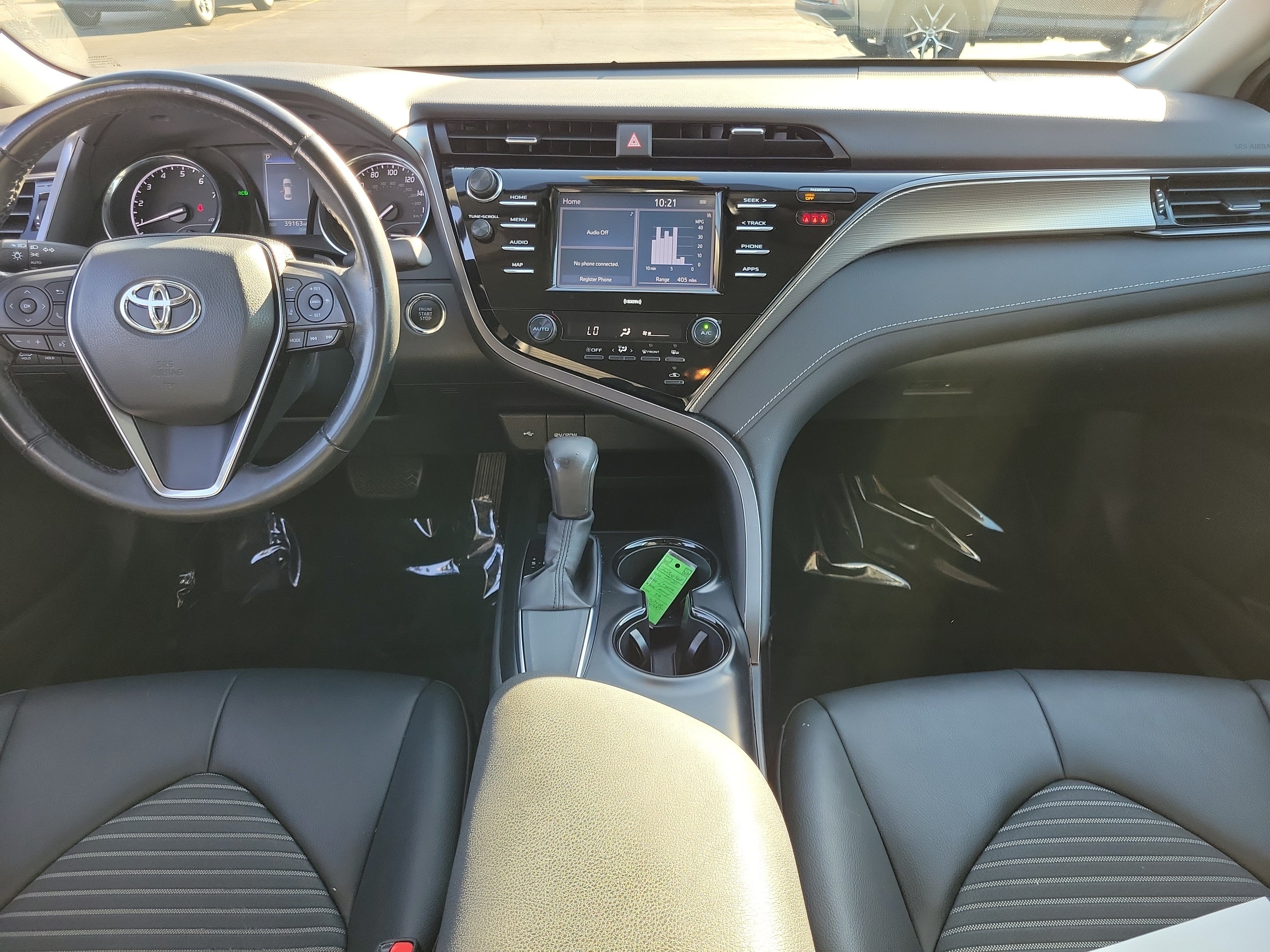 Used 2020 Toyota Camry SE w/ Convenience Package FWD image 9