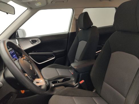 Used 2022 Kia Soul LX FWD image 17