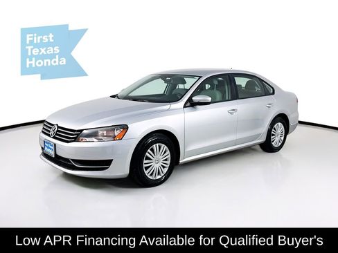 Used 2015 Volkswagen Passat 1.8T S FWD image 3