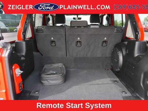 Used 2022 Jeep Wrangler Unlimited Rubicon 4xe w/ Cold Weather Group AWD/4WD image 10