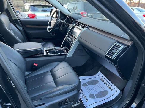Used 2017 Land Rover Discovery HSE AWD/4WD image 13