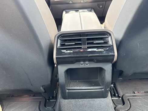 Used 2025 BMW i5 eDrive40i w/ Premium Package image 42