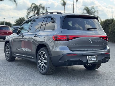 Used 2024 Mercedes-Benz EQB 300 4MATIC image 10