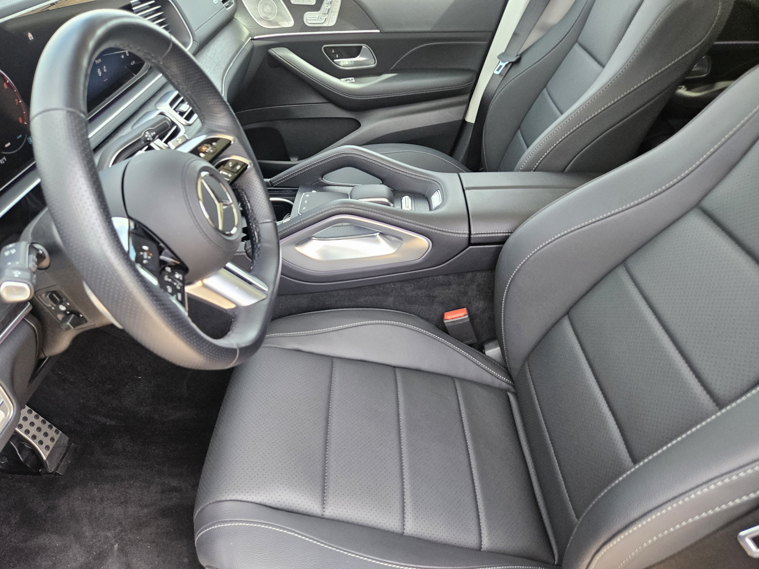 Used 2026 Mercedes-Benz GLS 450 4MATIC w/ AMG Line Exterior image 5