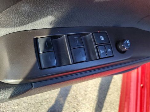 Used 2023 Toyota Camry SE image 11