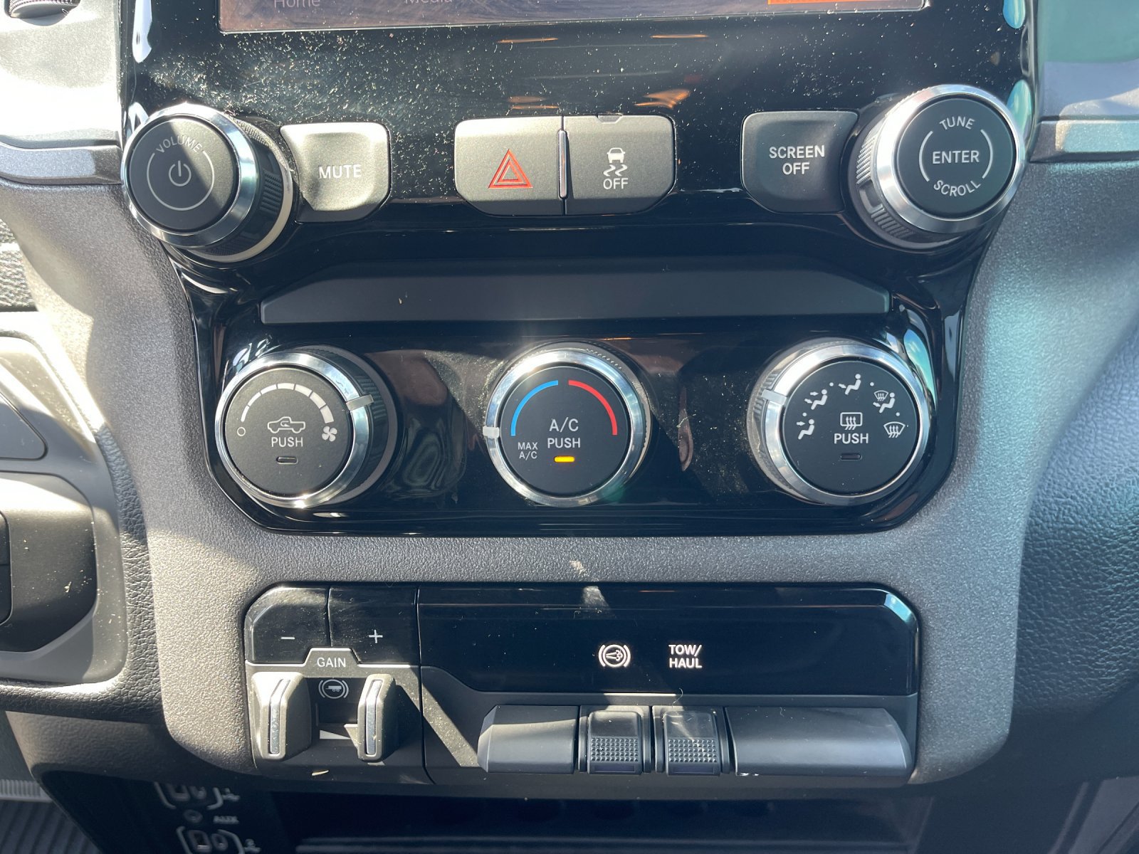 Used 2025 RAM 2500 Tradesman AWD/4WD image 22