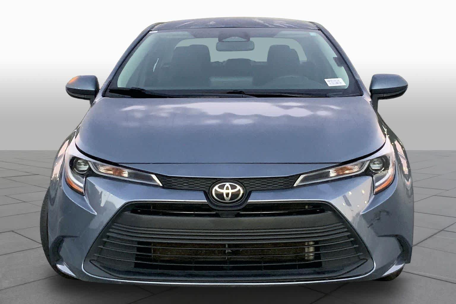Used 2024 Toyota Corolla LE FWD image 4