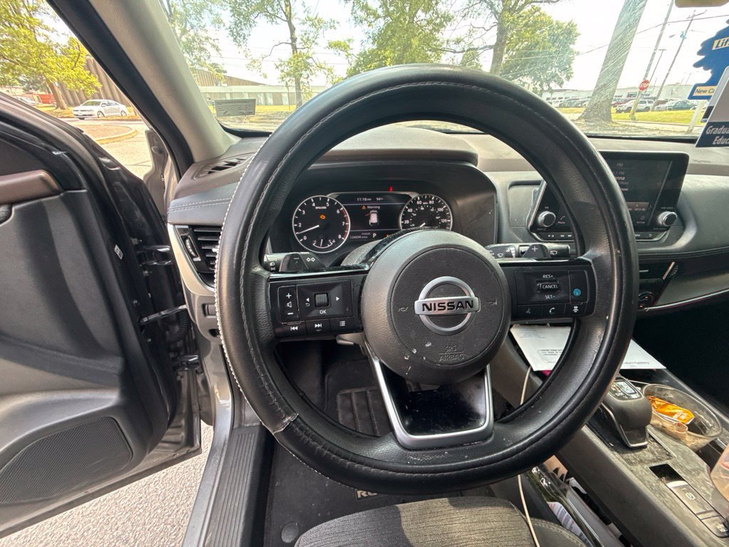 Used 2021 Nissan Rogue SV FWD image 12