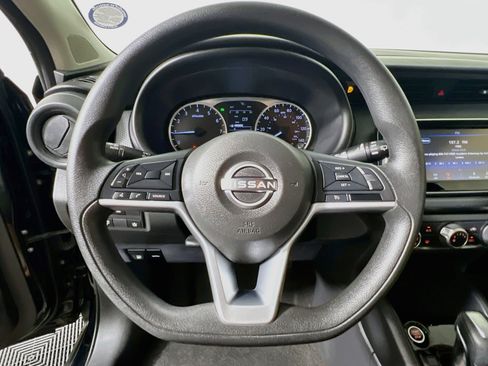 Used 2022 Nissan Kicks S FWD image 17