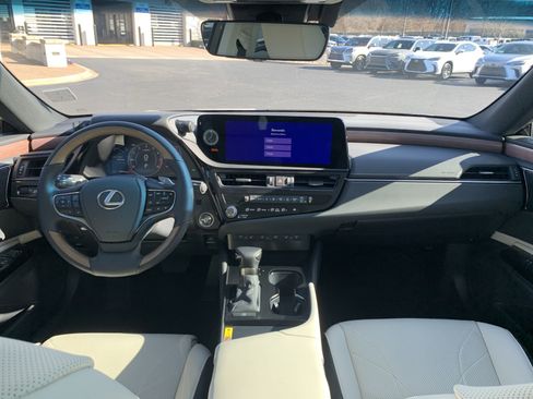 Used 2025 Lexus ES 350 Ultra Luxury image 30