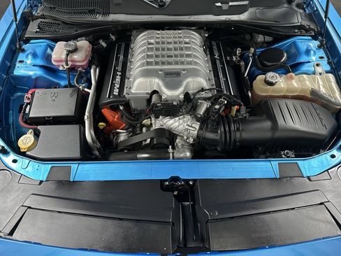 Used 2016 Dodge Challenger SRT Hellcat image 40