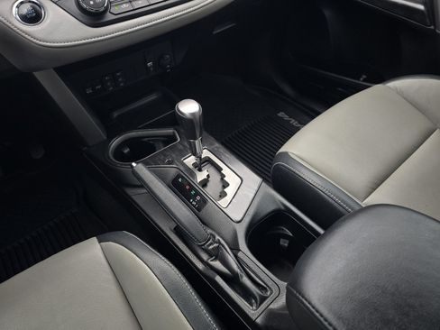 Used 2017 Toyota RAV4 Platinum FWD image 17