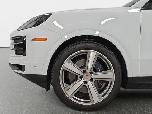 Certified 2026 Porsche Cayenne AWD/4WD image 10