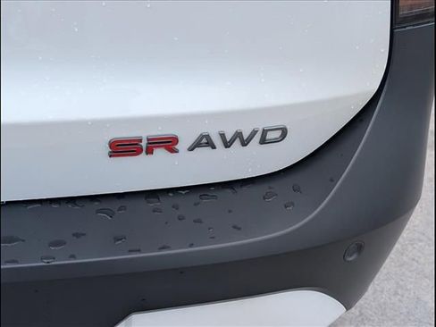 Used 2025 Nissan Kicks SR w/ SR Premium Package AWD/4WD image 18